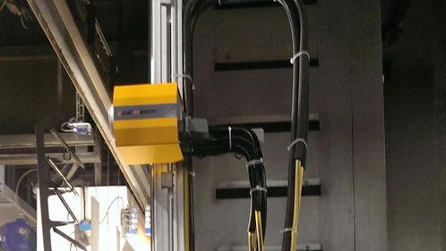 新科技 產品進烤爐前非接觸測膜厚